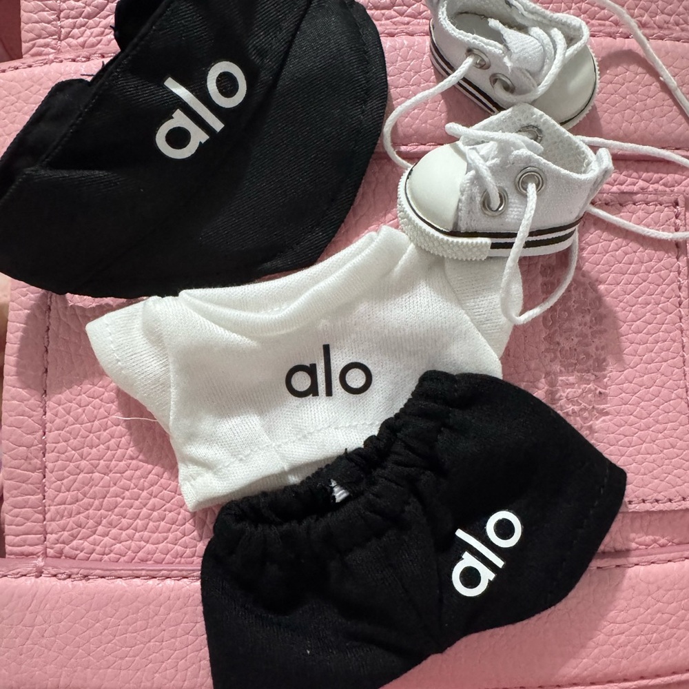 Labubu Alo inspired 4 piece outfit